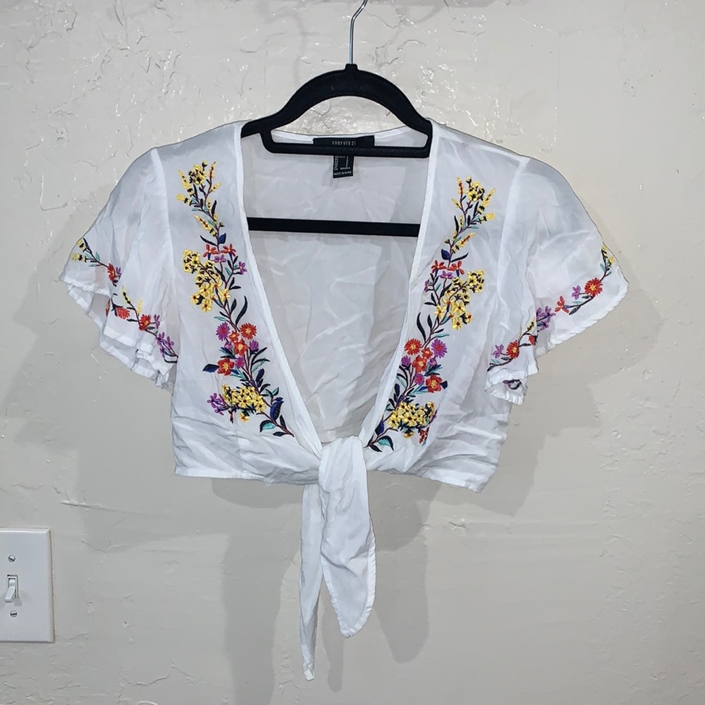 Cropped embroidered too